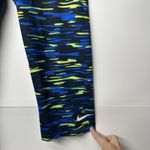 Nike  Pro Women’s XL Camo Capri Leggings Waist 30 Inches And Inseam 19 Inches Photo 2