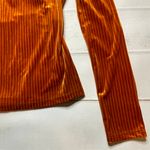 All in Favor NWT - - Women’s Burnt Orange Blouse - Size Large. Photo 3