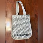Lululemon  small reusable bag Photo 1