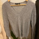 Theory  Cashmere Sweater V-Neck Photo 0