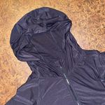Black performance hoodie with zipped pockets Size undefined Photo 4