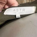 Women's Green V Photo 7