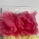 Flower Earrings woman’s Pink And Butter yellow stud earrings New 2pair Photo 3