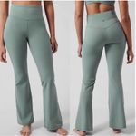 Athleta  Elation Flare Pant 981683 - Minimalistic Grey Yoga Stretch Size Medium Photo 1