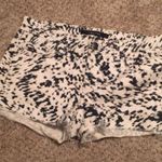 J Brand  Cut off shorts in labyr print Photo 2