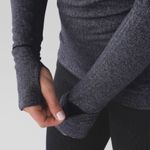 Lululemon ATHLETICA Heathered Herringbone Black Think Fast Long Sleeves Size 6 Photo 4