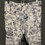 Bebe B24-Women's Sport Leggings Size L White Gray Tie Dye Capri Photo 1