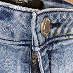 Vera Wang Simply  denim mid rise shorts size 6 floral embroidered Photo 3