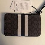 Coach  Wristlet Photo 4