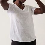 Athleta  Womens Breezy Scoop V Tee Size Small White Short Sleeve Top Activewear Photo 2