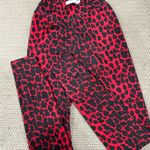 Red workout pants Photo 5