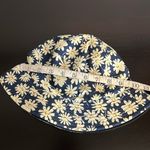 None Reversible bucket hat daisies print/solid black. NWOT Photo 8
