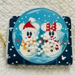 Lounge Fly DISNEY  Mickey Snowglobe Wallet Photo 0