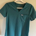 FIGS Scrub Top Photo 0