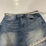 BLANK NYC Blank‎ NYC Medium Wash Raw Hem 100% Cotton Denim Mini Skirt Size 29 Photo 4