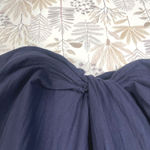 W5  Women's Embroidered Floral Blouse Size Small Navy Blue Short Sleeve Knot Hem‎ Photo 3