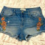 Mudd Juniors  Jean shorts- Size 11 with roses. Photo 0