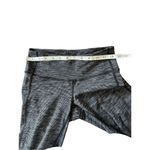 Athleta black & white micro striped Capri leggings XS Photo 4