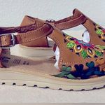 Authentic Floral Embroidered Mexican Huaraches Tan Size 8 Photo 2