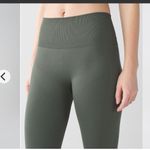 Lululemon zone in crop gator green XS $118 NWOT Photo 10