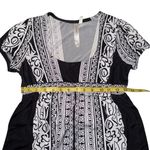 Black and White Patterned Babydoll Style Dress Flowy‎ Photo 4