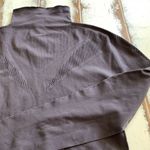 Fabletics long sleeve fitted crop top size large Photo 3