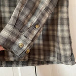Duluth Plaid Flannel Button Down Long Sleeve Grey Gray Cream Plaid Vented Hem Size XS Photo 4