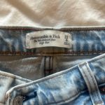 Abercrombie & Fitch Abercombie and Fitch 90’s Relaxed Jean High Rise Photo 2
