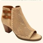 Vionic  Women's Aloft Chryssa Light Sand Perfed Suede Pumps sandals 6.5 M Photo 0