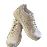 New Balance  577 SL-2 Lace Up Walking Shoe White Sz 8.5D Women/ 7D Men’s Comfort Photo 1