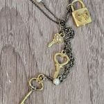 Betsey Johnson Half-Stretch Lips Charm Bracelet and Necklace Photo 10