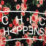 Raggs II Riches  floral rose print graphic tee CHIC HAPPENS junior‎ size M Photo 1