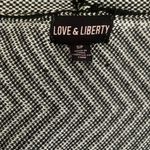 Love & Liberty Oversized Black and White Patterned Shawl Vest , Size S, EUC Photo 2