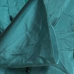 Chic Emerald Green Women's Blouse with Button Detail Size M Photo 3