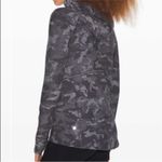 Lululemon Pullover with Hood Warm Stabilizer 1/2 Zip Camo Size 8 Photo 3