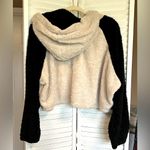 Urban Outfitters Tilly Cozy Faux Fur V Neck Cropped Hoodie Size Small teddy bear Photo 3