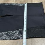 Athleta Stay Fly 9” Pocket Black And Gray Running Bike Shorts Size Small Photo 6