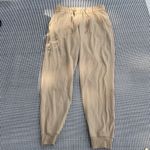 Lululemon  Women's 6 Stretch High-Rise Pants On the Fly‎ Jogger Luxtreme Khaki Photo 2