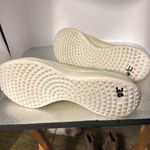 Skechers Sketchers air cooled, memory foam shoes. Size 9. Lightly used good condition. Photo 4