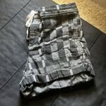 Lou & grey Black and White Cargo Shorts Relaxed Fit Photo 4