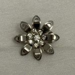 Lovely Little Silver Tone Flower Brooch Q Sparkly Rhinestone Center Photo 3