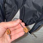 Columbia Full-Zip Hooded Jacket Full Length Lightweight Vented Rain Windbreaker Photo 4