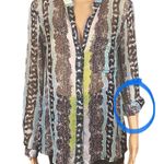 Diane Von Furstenberg  Silk Gilmore style blouse in Oasis Snake Print Size 4 EUC Photo 2