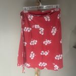 Patagonia Womenโs Medium Red Floral Wrap Skirt Photo 4