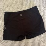 Balance Collection Black shorts Photo 2