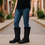 Totes Women's Boots Size 9M Quilted Upper Black Winter Boots with Fur Trim Photo 1