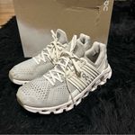 on cloud ON CLOUDSWIFT gray white running athletic training lace up shoes sneakers sz 8.5 Photo 1