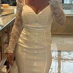 ENTRY White dress Photo 1