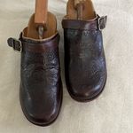 Nurture by Lamaze Dark‎ Brown Tooled Leather Band Clogs Miles Size 9 Photo 2