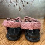 Pretty Little Thing | Rose Faux Shearling Buckle Sandals Size 7 Photo 6
